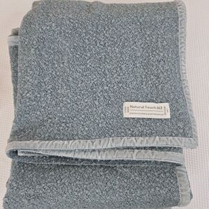 Gray Blue Boucle Throw Blanket Natural Touch NZ New Zealand Wool NEW